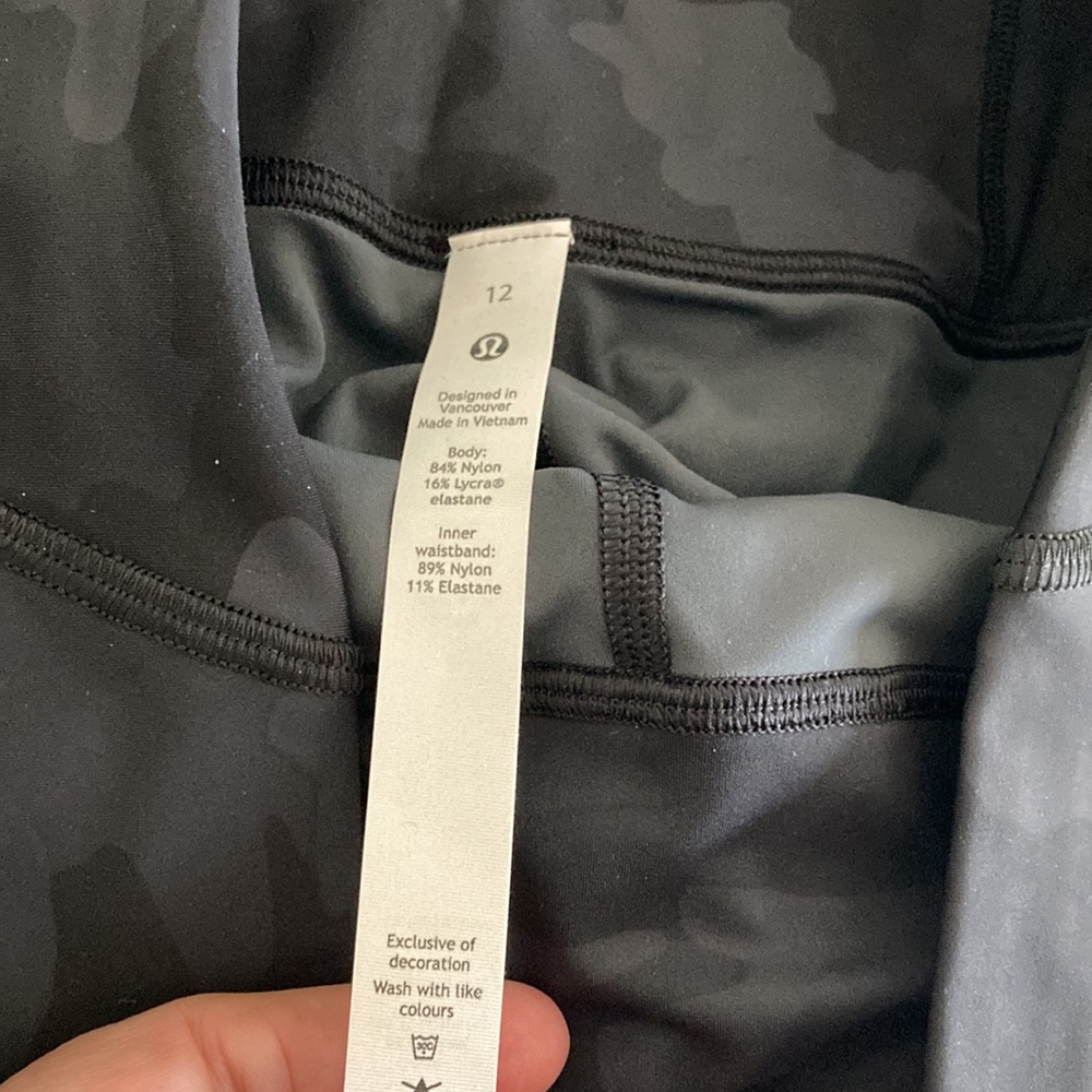 🆕 Lululemon Base Pace HR Tight 25” 🆕 - Picture 7 of 9